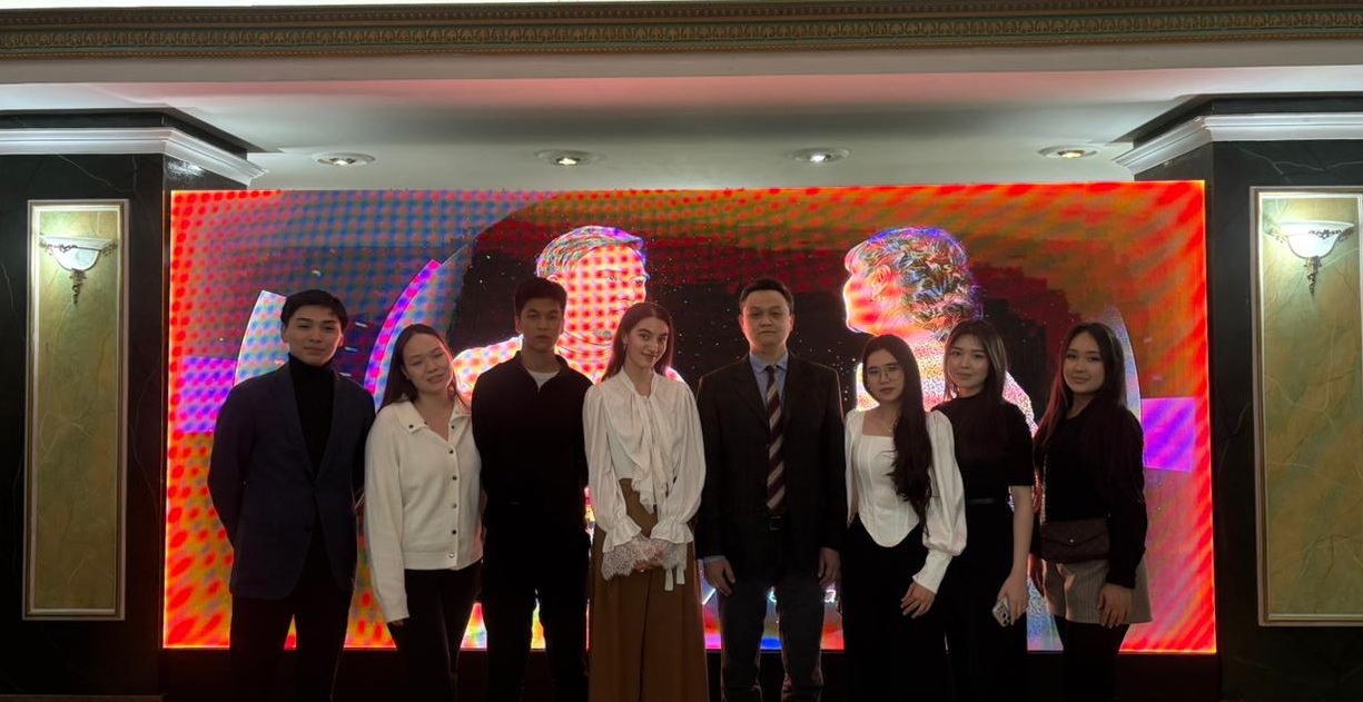 «Халықаралық қатынастар» мамандығының студенттері Г. Мүсірепов атындағы ТЮЗ театрының қойылымын тамашалады